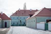 Kladruby nad Labem | Rekonstrukce objektů bývalé vrátnice Národního hřebčína